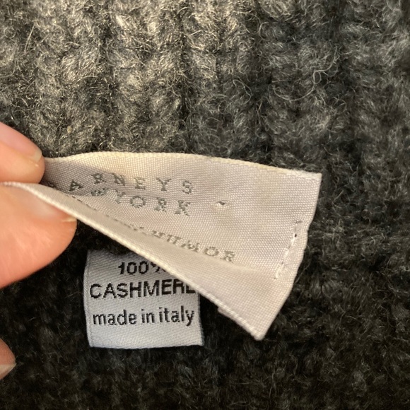 Barneys New York 100% cashmere grey sweater - Picture 4 of 4